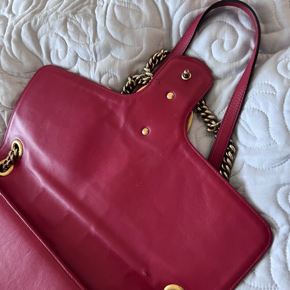 Gucci GG Marmont Medium Shoulder Bag - Picture 4 of 8